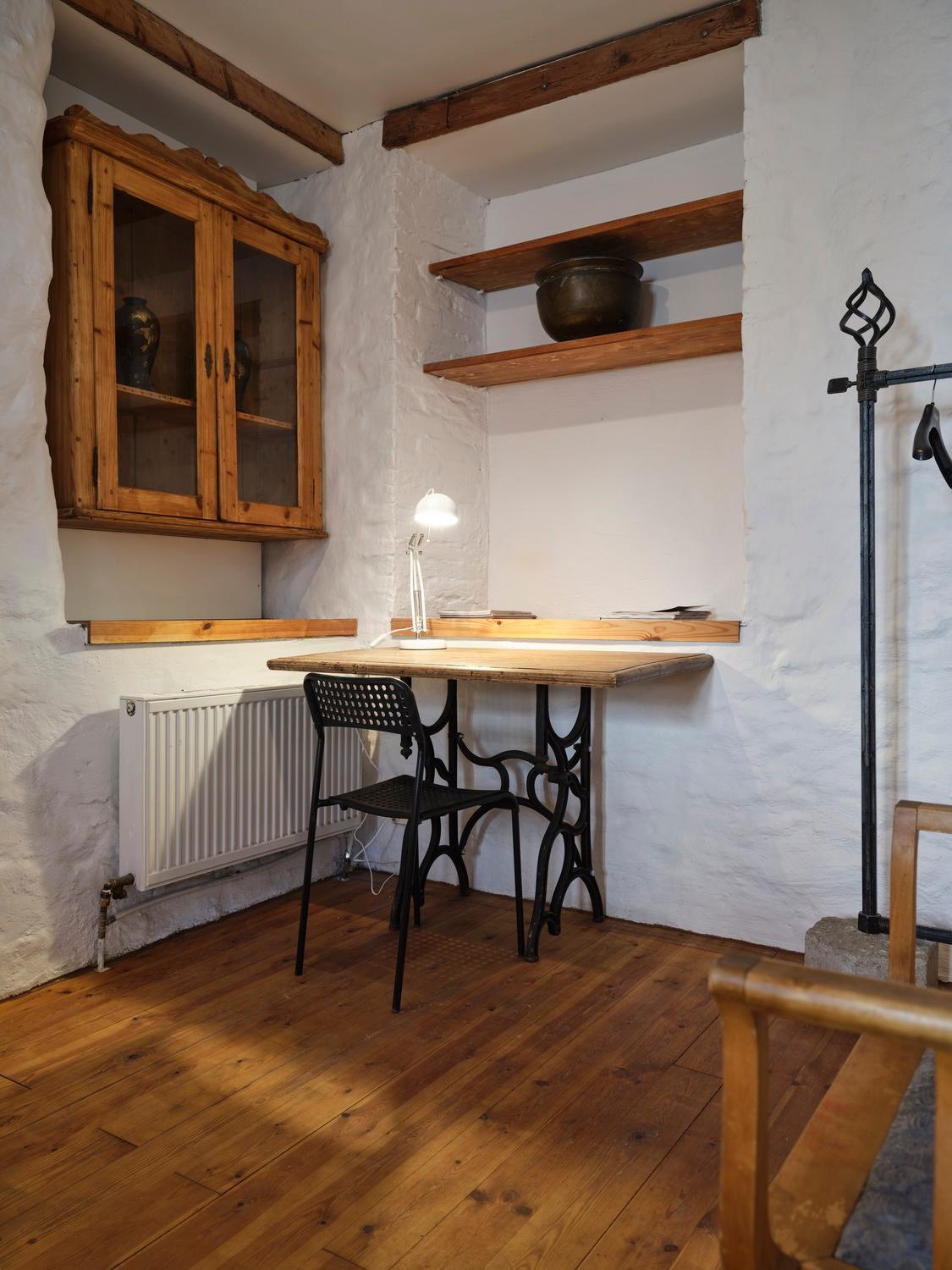 Historic Apartment With Private Garden In Old Town Tallinn Exterior photo